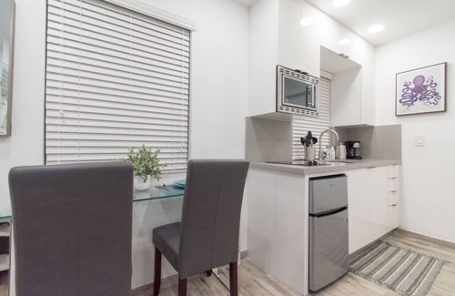 Hollywood Apartment | Beach Inn by DesignedVR