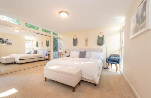 Del Mar Heights House | Beach Resort Home with Ocean Views Jacuzzi & Sauna!