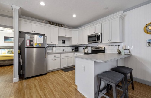 Cedar Key House | Beach Shack: Central location, recent renovation