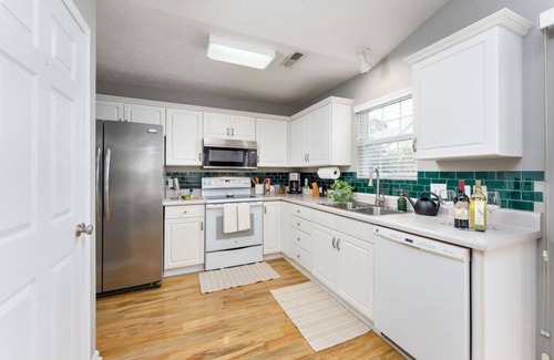 Wilmington Apartment | Beach Time! w/King Beds, Pool, Fire Pit, & Tennis