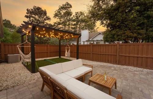 Wilmington Apartment | Beach Time! w/King Beds, Pool, Fire Pit, & Tennis