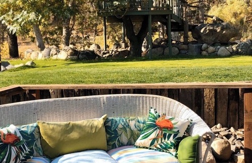 Three Rivers House | Beach to park in 9 min. Most Convenient location to village amenities.