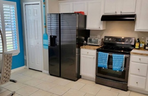 Palatka House | Beach Vibes *King & Queens Beds Free Wifi