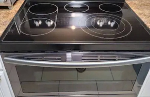 Palatka House | Beach Vibes *King & Queens Beds Free Wifi