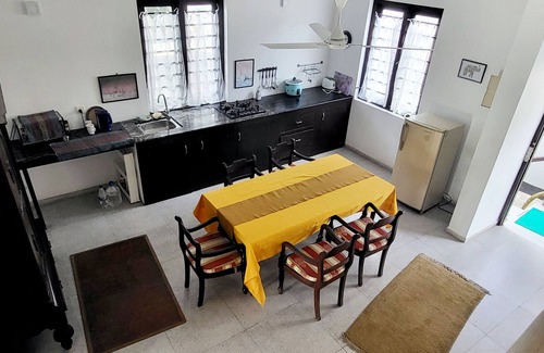 Hikkaduwa Villa | Beach Villa Yang near Hikkaduwa, with Pool and Cook - Semi-detached House