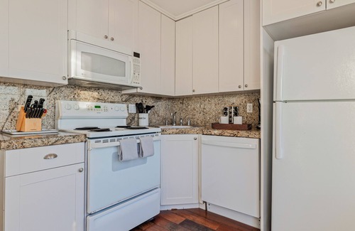 Sunset Cliffs House | Beachcliff 7 by AvantStay | Oceanfront Views!