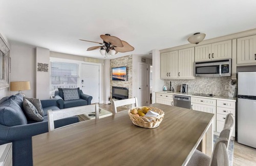 Avalon Resort | Beachcomber Resort 2bedroom/1bath Suite