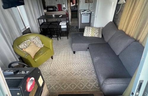 Salem Boat Rental | Beached Houseboat-Free Park Pass