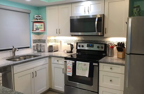 Sand Key Condo | BEACHES ARE BEAUTIFUL—ENJOY a 7th Floor CONDO!