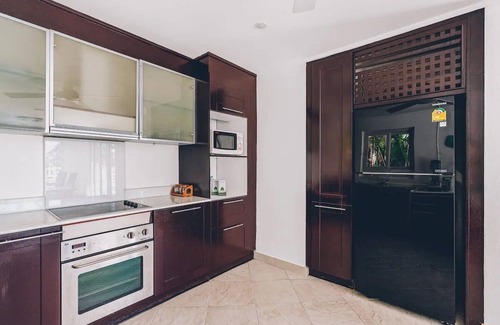 Moo 5 Villa | Beachfront 3-BR Art-villa