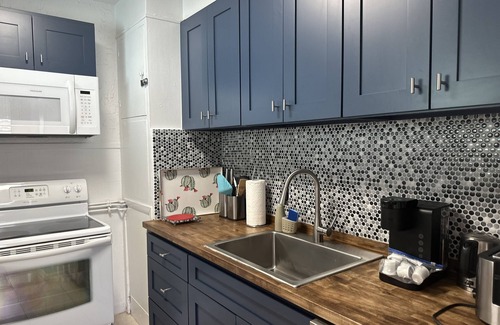 Hollywood South Central Beach Apartment | Beachfront 1BR/1BA/Ocean View Patio and Free Parking