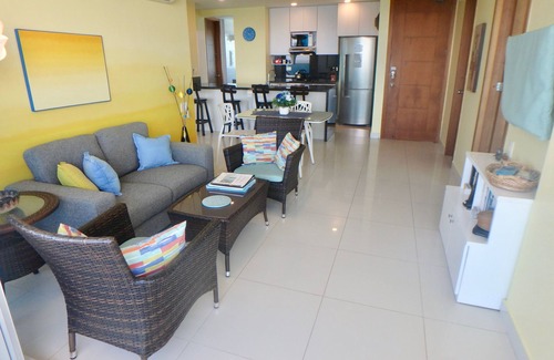 El Cabrero Apartment | Beachfront 2BR Apt with Pool, Fabulous Balcony & Sea Views, Steps To Old City