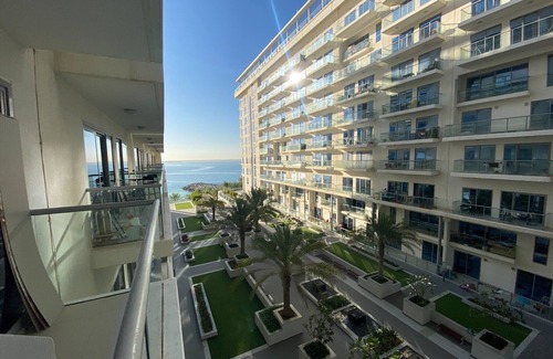 Ras Al Khaimah Apartment | Beachfront Apartment with Luxurious King-size bed Marjan Island Living UAE Dubai