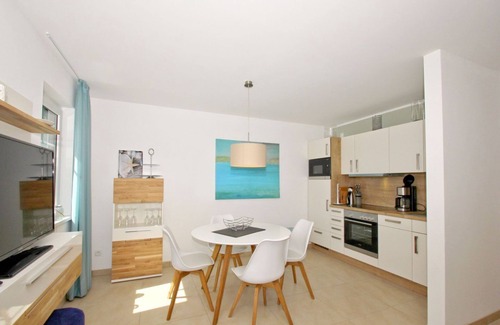 Moenchgut Peninsula Apartment | Beachfront apartment with terrace, use of swimming pool and sauna - Rex Rugia apartment 10-2