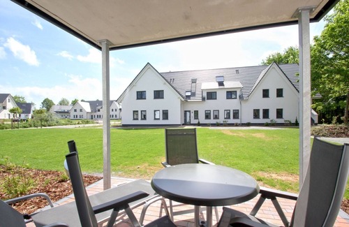 Moenchgut Peninsula Apartment | Beachfront apartment with terrace, use of swimming pool and sauna - Rex Rugia apartment 10-2