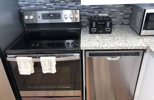 Central Malibu Apartment | Beachfront Apt - Exclusive Malibu Rd.