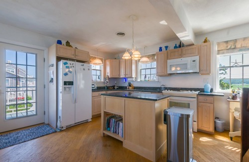 East Sandwich House | Beachfront Bliss on Spring Hill