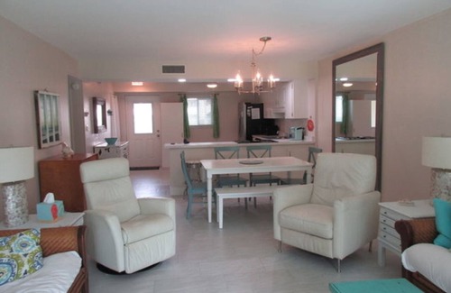 St. Augustine Beach Condo | Beachfront condo newly renovated steps from the beach & centrally located