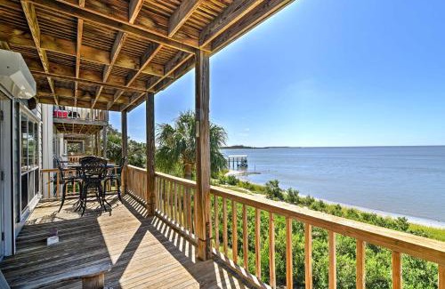 Cedar Key Apartment | Beachfront Cedar Key Condo with Pool, Spa and Views!
