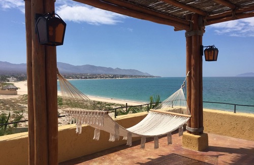 La Ventana House | Beachfront compound built for relaxation and adventure with family and friends