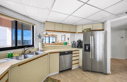 Sand Key Condo | Beachfront condo with multiple balconies, heated pool, gym, hot tub & AC