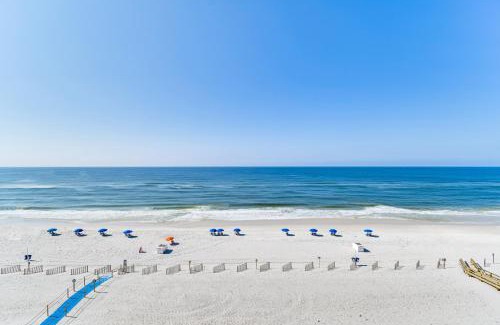 Gulf Shores Apartment | Beachfront Condo in Gulf Shores with Pool Access!