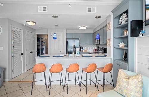 Dauphin Island Condo | Beachfront Condo~Heated Pool~Turtles Nest, East