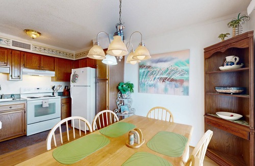 Myrtle Beach Condo | Beachfront condo with endless amenties!