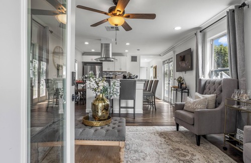 Pass Christian Cottage | Beachfront Cottage with hot tub