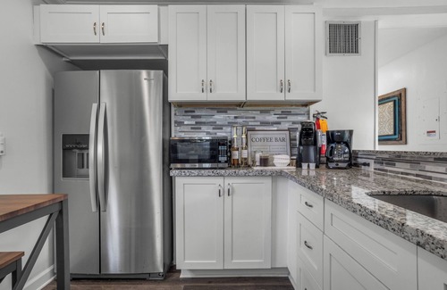 Pass Christian Cottage | Beachfront Cottage with hot tub