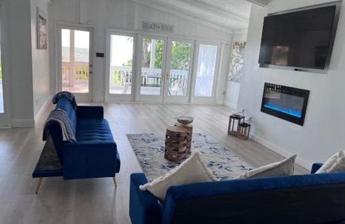 Treasure Island Villa | Beachfront Estate Treasure Island Paradise 6BD 3BA with Observation Deck