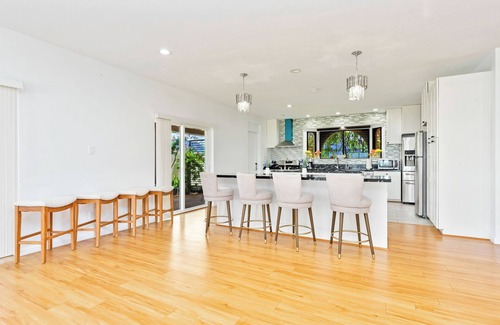 Maili House | Beachfront Family Dream Vacation in Tranquil Home Along the Waianae Coast