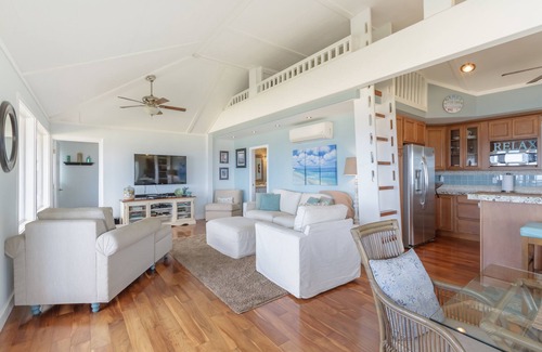Pupukea Cottage | Beachfront Home at the world famous Banzai Pipeline