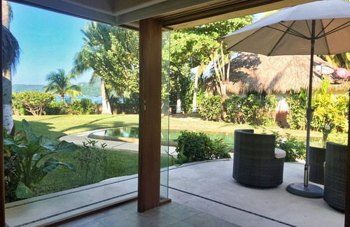 Ixtapa - Zihuatanejo House | Beachfront Home in La Ropa with Pickleball Court!