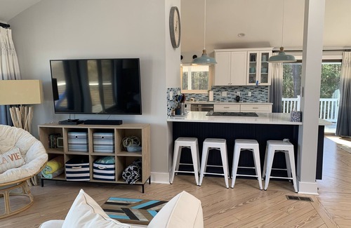 Gwynn House | Beachfront Home on Chesapeake Bay - Gwynn’s Island