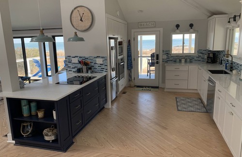 Gwynn House | Beachfront Home on Chesapeake Bay - Gwynn’s Island