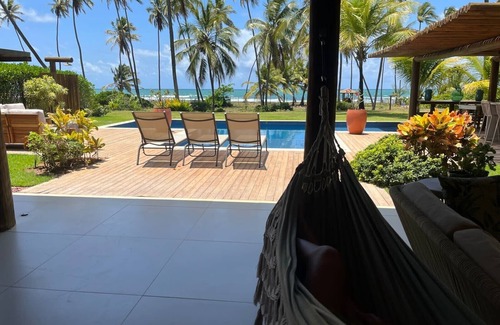 Farol House | Beachfront house in Praia do Forte, with cook