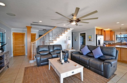 Ilexhurst House | BEACHFRONT HOUSE DIRECTLY ON SOFT SUGAR WHITE SANDS