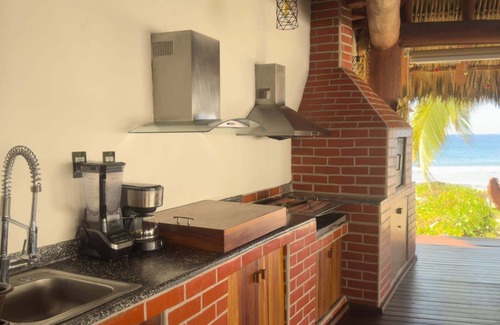 Troncones House | Beachfront in Manzanillo Bay-Lindo Atardecer