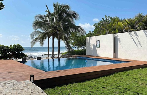 Troncones House | Beachfront in Manzanillo Bay-Lindo Atardecer