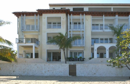 ProCab Apartment | Beachfront, Jacuzzi on terrace, guest-friendly, near all shops/restaurants/bars!