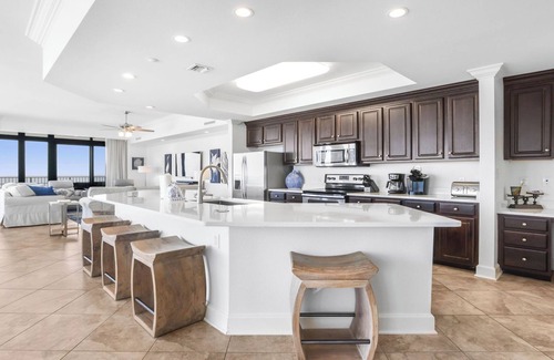 Orange Beach Condo | Beachfront! Lazy River, Restaurant, New condo!