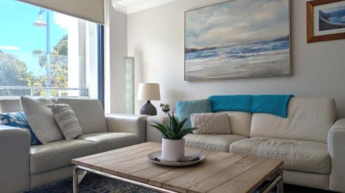 Rockingham Apartment | Beachfront Nautilus