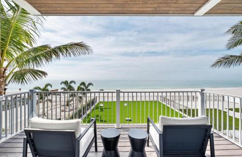 Bradenton Beach House | Beachfront Paradise