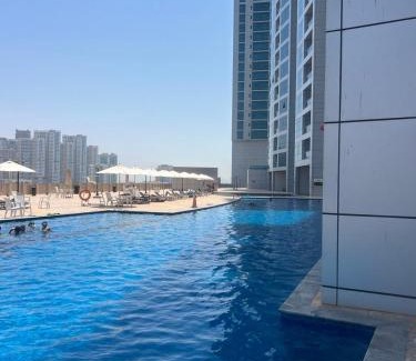 Rumailah Apartment | Beachfront Paradise - Ajman Corniche Residence