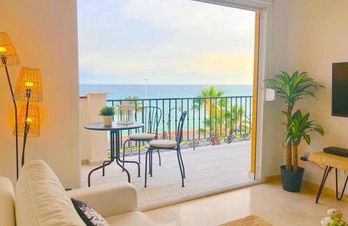La Capellania Apartment | Beachfront Penthouse - Heated Jacuzzi, BBQ & Bikes