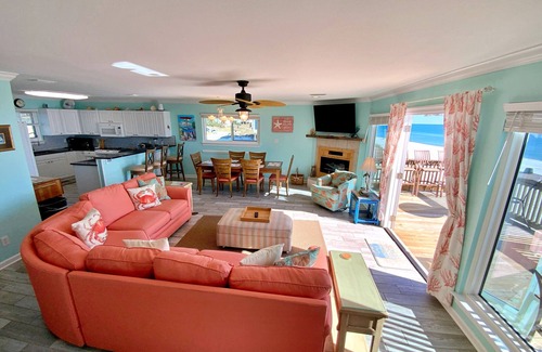 Surf Side Shores House | Beachfront, Pet Friendly w/Amazing views