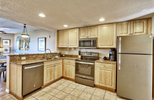 Treasure Island Condo | 🌴Beachfront Property🐠Tons of Amenities🌞Sunset Vistas 306N👙Great Location