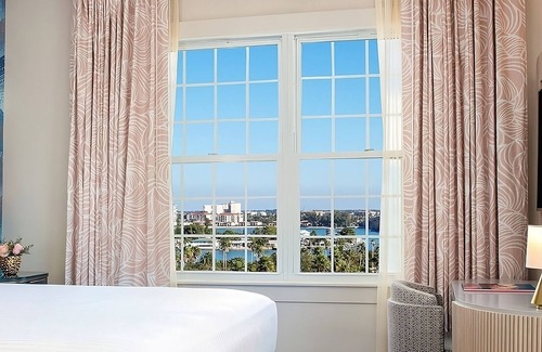 Pass-a-Grille Hotel | Beachfront Property w/Amazing View! Gorgeous Room w/King Bed, Outdoor Pool
