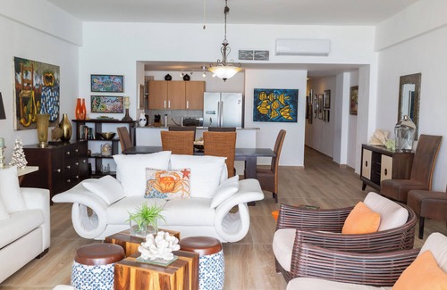 Villas Del Mar Apartment | Beachfront| Queen Bed| Full Kitchen| 150 M2